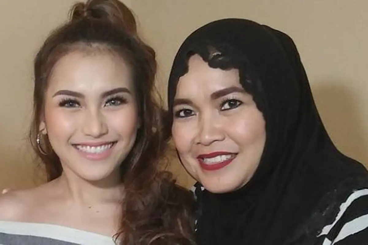 Ayu Ting Ting dan Ibu