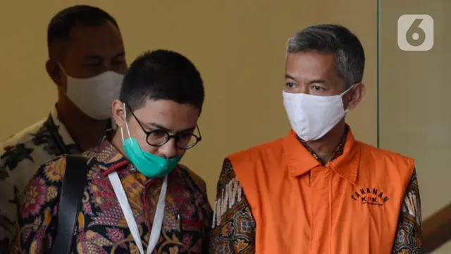 Ekspresi Wahyu Setiawan Usai Jalani Sidang Dakwaan