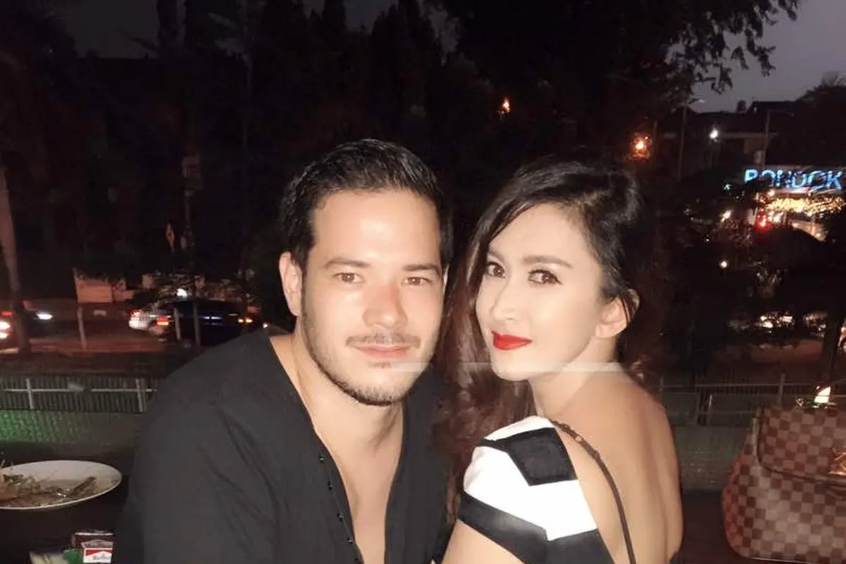 [Bintang] Nafa Urbach dan Zack Lee