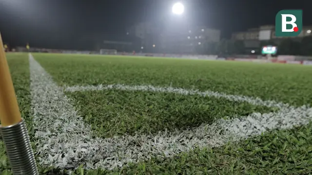 Rumput di Stadion PTIK