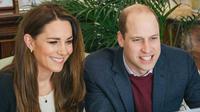 Kate Middleton dan Pangeran William melakukan panggilan video bersama mahasiswa keperawatan dari Universitas Ulster di Irlandia Utara. (dok. Instagram @kensingtonroyal/https://www.instagram.com/p/CLILm7sFQHk/)