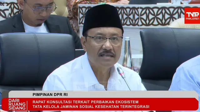 Menteri Sosial Saifullah Yusuf (Gus Ipul) usai Rapat Konsultasi Komisi DPR dengan Pemerintah, di Jakarta, Senin (9/2/2026). (Foto: Liputan6.com/Tira Santia)