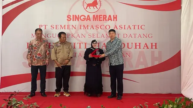 Ketua Dewan Pembina Yayasan Dewa Dewi Indonesia, Siti Mamduhah Ma’ruf Amin melakukan kunjungan kerja ke kabupaten Jember.