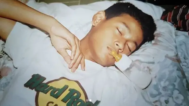 6 Potret Lawas Dwi Sasono saat Masih Remaja, Penampilannya Curi Perhatian