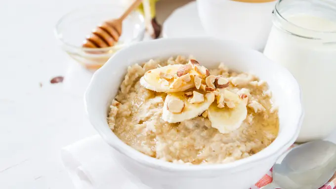 Resep Oatmeal Pisang dan Kayu Manis Ramah Lambung