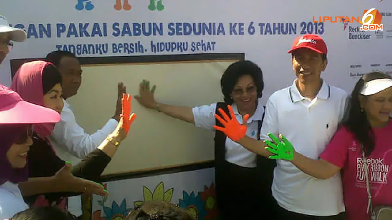 jokowi-cuci-tangan-131020b.jpg