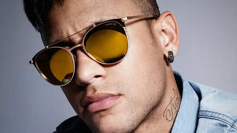 Tampil Gaya dengan Kacamata Hitam Stylish ala Neymar