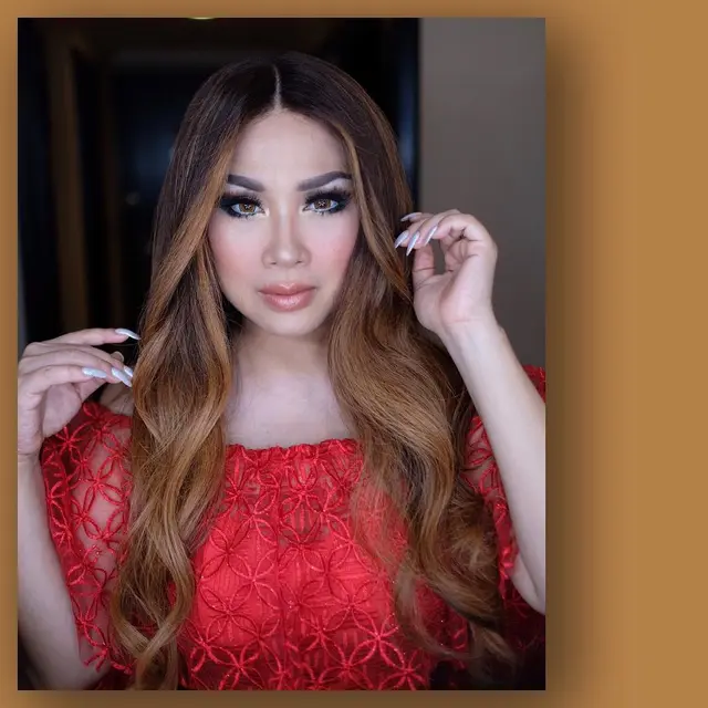 Gaun Brokat Modern ala Titi DJ