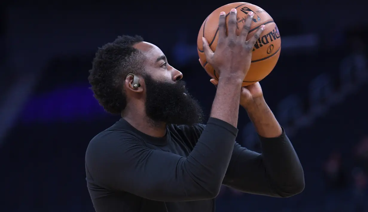 Hingga gim ke-35, James Harden sudah mencatat points per game 38,4 jauh mengungguli Giannis Antetokounmpo yang ada di posisi kedua. (AFP/Getty Images/Thearon W. Henderson)