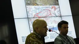 Arkeolog Universitas Griffiths Australia, Maxime Aubert memberikan beberapa keterangan seputar penemuan lukisan di dinding sejumlah gua karst di Kabupaten Maros, Sulawesi Selatan, Jakarta, (9/10/2014). (Liputan6.com/Faizal Fanani)