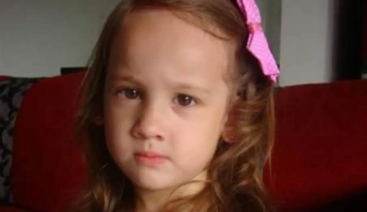 Potret Masa Kecil Laura Moane ‘Dari Jendela SMP’. (Sumber: Instagram.com/its._lauramoane2)