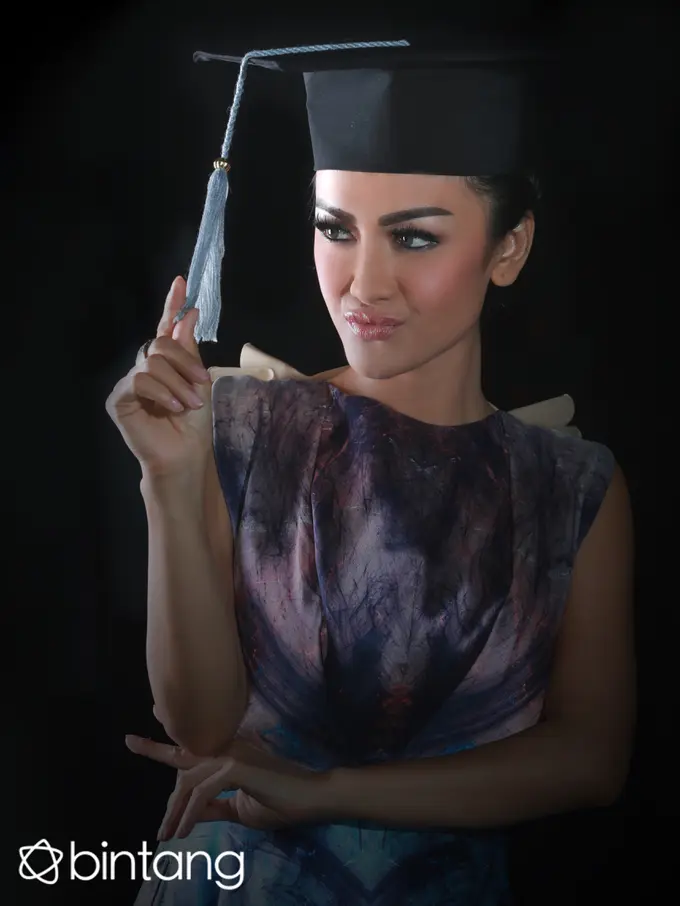 [Bintang] Julia Perez