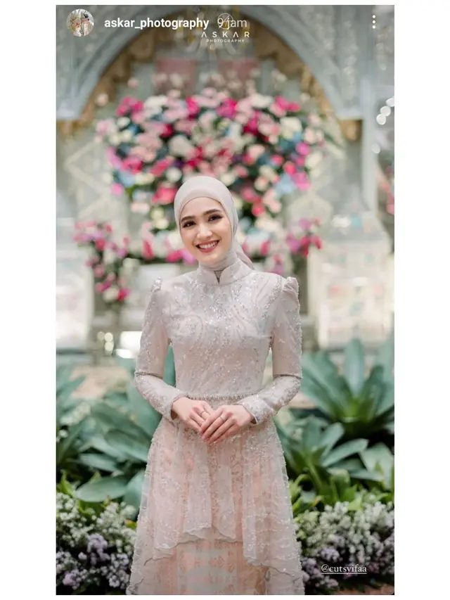6 Potret Penampilan Cut Syifa di Pernikahan Sang Kakak Teuku Anwar, Menawan