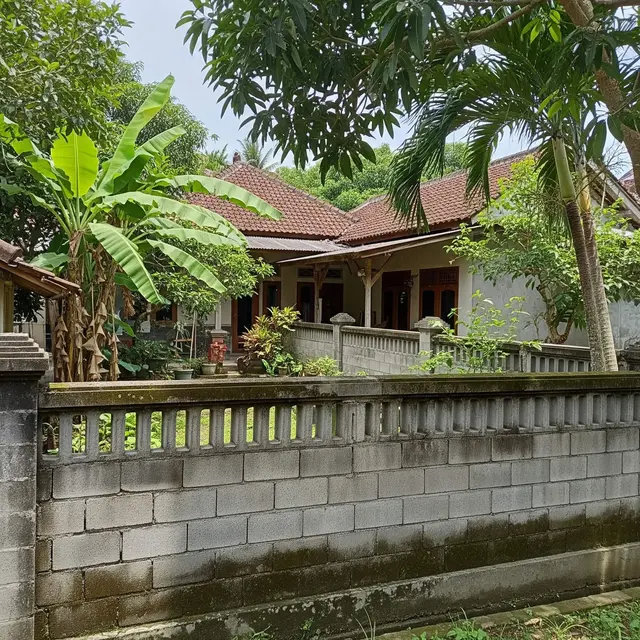 Inspirasi Pagar Bata Tempel yang Cocok untuk Rumah Desa Modern