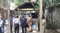 Sudin Ketahanan Pangan, Kelautan, dan Pertanian (KPKP) Jakarta Timur menyambangi kediaman rumah Presenter Bima Aryo, Selasa (3/9/2019). (Foto: Merdeka,com)