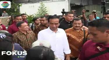 Ribuan paket sembako ini berisi beras, minyak goreng hingga teh.