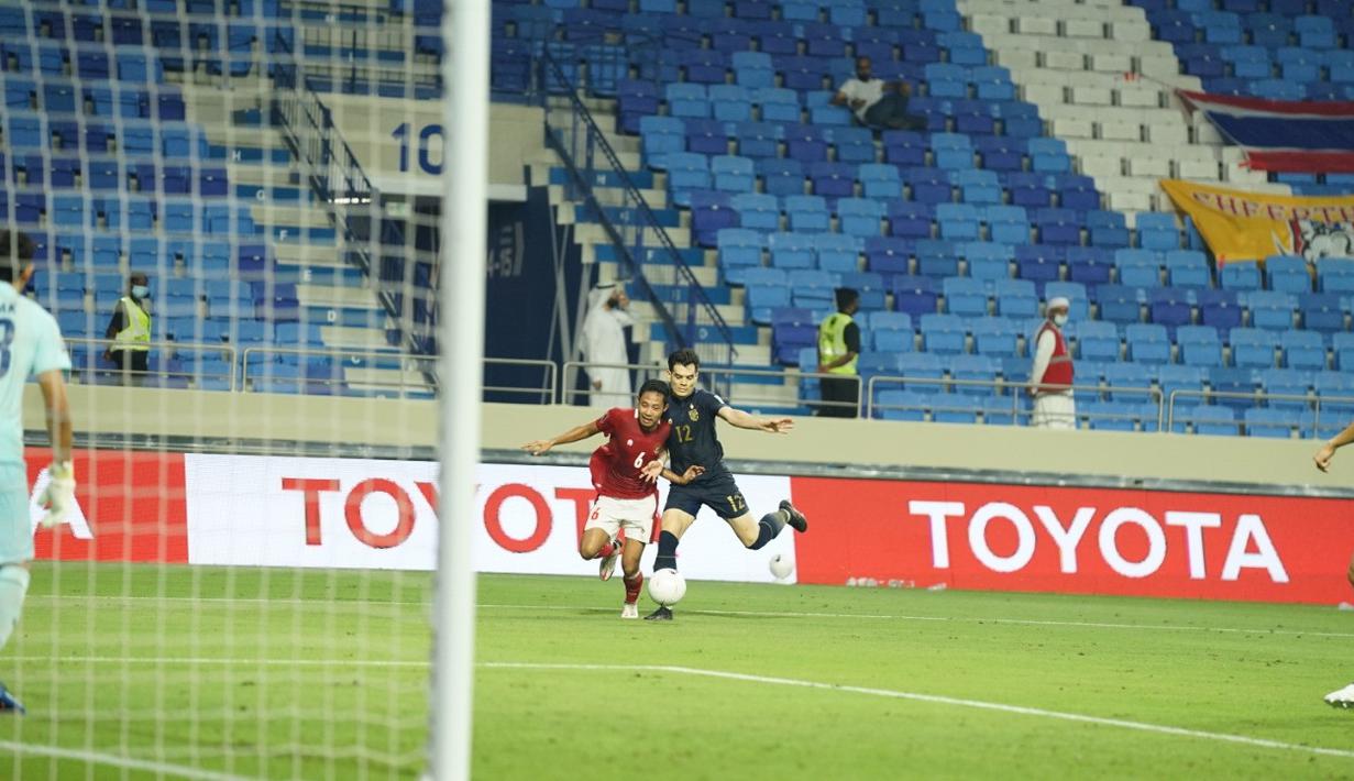 Evan Dimas - Kapten Timnas ini berhasil mencetak gol penyeimbang sekaligus menyelamatkan muka Indonesia dari kekalahan. Evan sukses memanfaatkan bola liar di dalam kotak penalti dan tinggal mengarahkan bola ke tiang jauh. (PSSI)