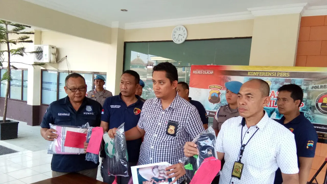 Polres Cilacap mengungkap kasus percobaan perkosaan dengan tersangka DM (51 th), warga Banjaran Desa Banjareja, Nusawungu. (Foto: Liputan6.com/Polres Cilacap/Muhamad Ridlo)
