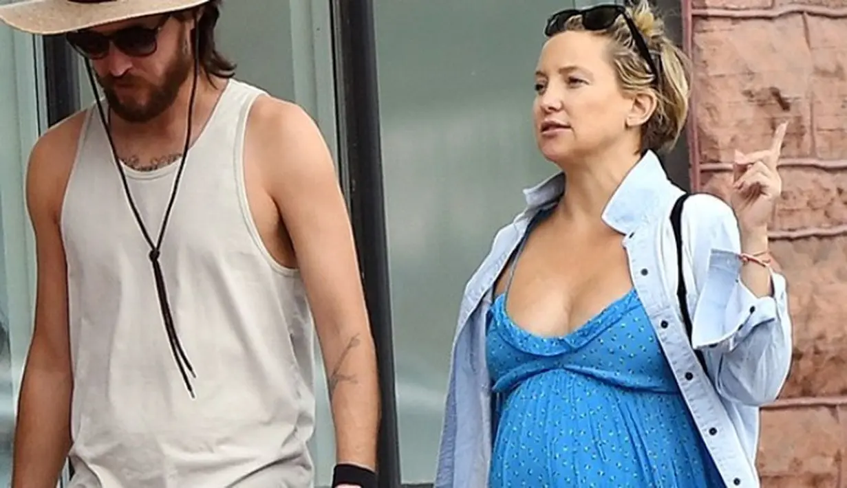 Pada bulan April lalu Kate mengumumkan bahwa ia dan Danny akan miliki anak pertamanya. (OK! Magazine)