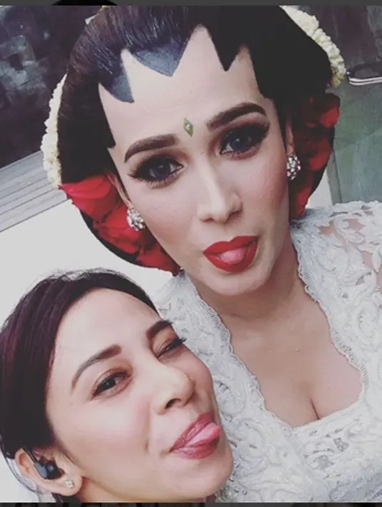 Alexandra Gottardo lahir di Malang, 9 Januari 1985. Wajahnya sempat membintangi puluhan sinetron, di antaranya ‘Si Yoyo’, ‘Cinta Memang Gila’, ‘Cinta Remaja’, ‘Malin Kundang’,  dan ‘Intan’. (via instagram/@rebeccamutiara)