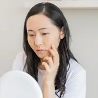 ilustrasi wajah kusam lelah/Kmpzzz/Shutterstock