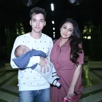 Ulang tahun sinetron Anak Langit yang pertama berlangsung meriah. Acara dihadiri oleh para pemain dan kru sinetron yang telah menembus angka 566 episode. (Nurwahyunan/Bintang.com)