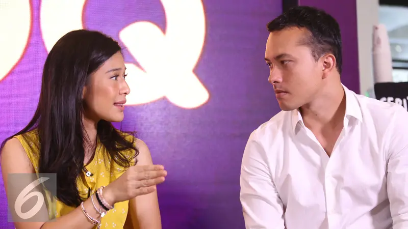 Dian Sastrowardoyo dan Nicholas Saputra