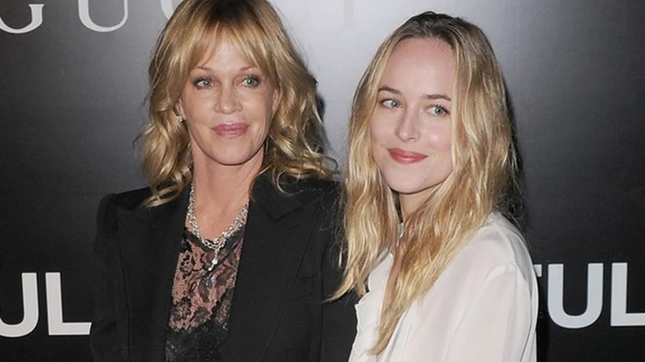 Dakota Johnson Larang Ibunya Nonton Fifty Shades of Grey