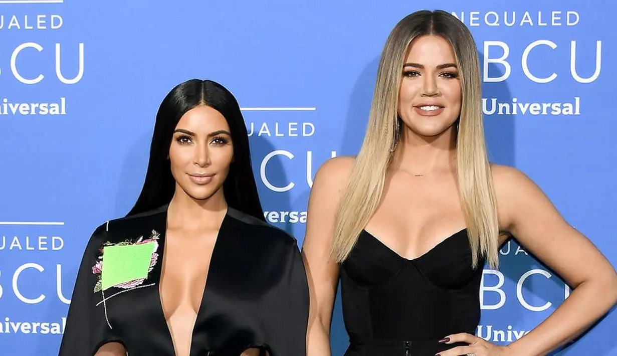 Untuk merayakan hari ulang tahun Khloe Kardashian, Kim pun mengunggah foto dirinya dan Khloe bersama anak-anak mereka yakni Chicago West dan True Thompson. (etonline)