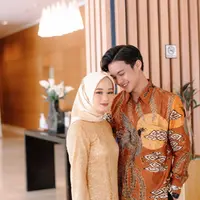 Rey Mbayang dan Dinda Hauw. (Foto: Instagram @rey_mbayang)