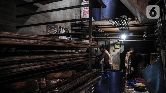 Perajin Tempe Mogok Produksi Imbas Kedelai Mahal