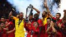 Trofi UEFA Nations League 2019 yang berhasil diraih Portugal selain menambah 2 poin bagi Cristiano Ronaldo dkk juga membuat peringkat mereka naik satu posisi ke posisi 5 dalam daftar peringkat FIFA 2019 terbaru. (AFP/Gabriel Bouys)