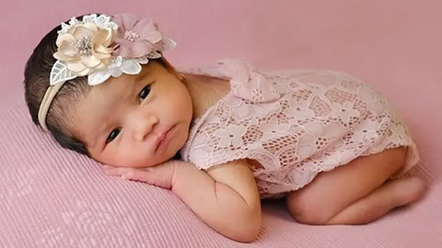 6 Gaya Pemotretan Baby Gege, Anak Ketiga Yulita MasterChef yang Menggemaskan