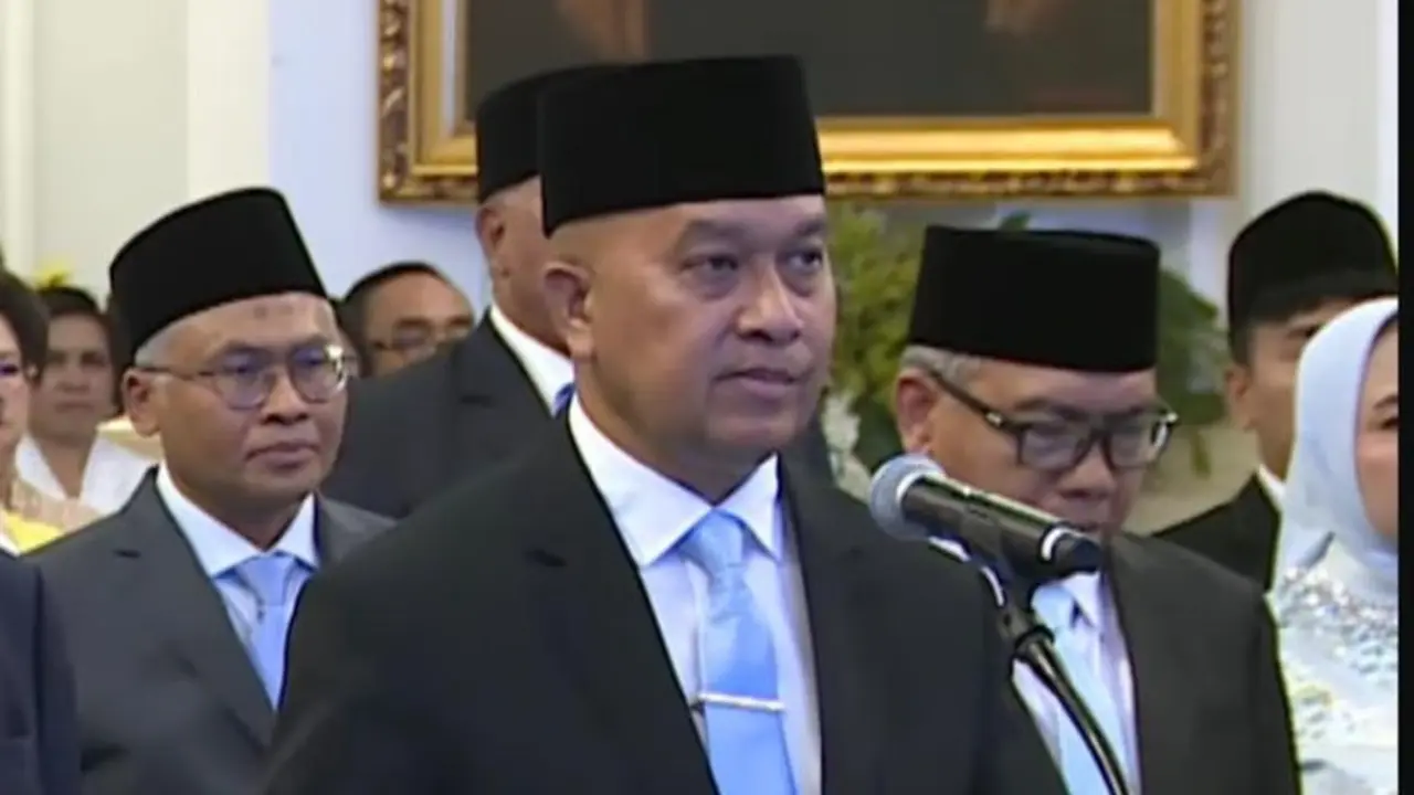 Presiden Prabowo Subianto resmi melantik Velix Wanggai sebagai Ketua Komite Eksekutif Percepatan Pembangunan Otonomi Khusus (Otsus) Papua.