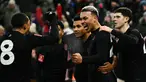Pemain Aston Villa melakukan selebrasi setelah Morgan Rogers mencetak gol kemenangan 2-1 ke gawang West Ham pada laga lanjutan putaran ketiga Piala FA di Villa Park, Brimingham, Inggris, Minggu (11/01/2025). (AFP/Ben Stansall)