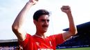 Ian Rush. Striker asal Wales yang pensiun bersama Sydney Olympic pada Juli 2000 merupakan top skor sepanjang masa bagi Liverpool. Selama 15 tahun dalam dua periode, 1980-1986 dan 1988-1996 ia mampu mengoleksi 346 gol dari total 660 laga di semua ajang kompetisi. (thisisanfield.com)