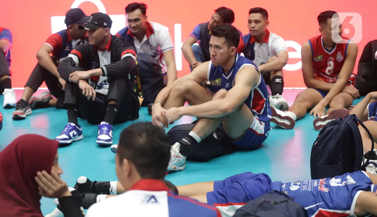 Jakarta Bhayangkara Presisi yang berhasil bangkit merebut kemenangan di tiga set selanjunya. (Liputan6.com/Helmi Fithriansyah)