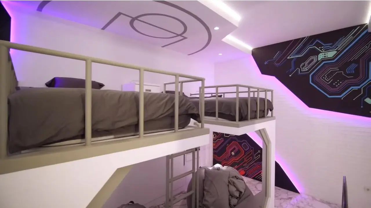 6 Potret Kamar Rizwan Anak Sule Usai Renovasi, Keren Bertema Game Futuristik