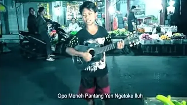 6 Foto Lawas Farel Prayoga Saat Ngamen Ini Curi Perhatian, Kini Penyanyi Cilik Sukses