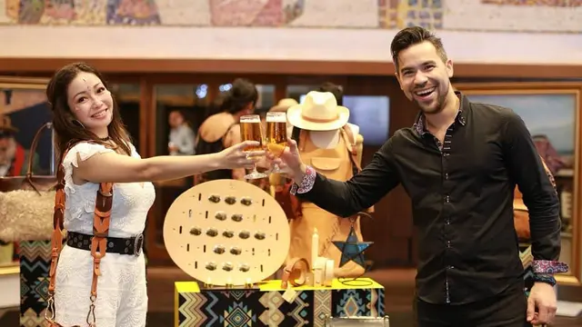 Potret Perjalanan Cinta Chef Marinka dan Peter Lufting. (Sumber: Instagram/peteronemusic)