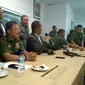 Dokter Terawan melakukan konferensi pers bersama anggota Komisi I DPR RI di RSPAD Gatot Soebroto, Jakarta Pusat, Rabu (4/4/2018). (Liputan6.com/Benedikta Desideria)