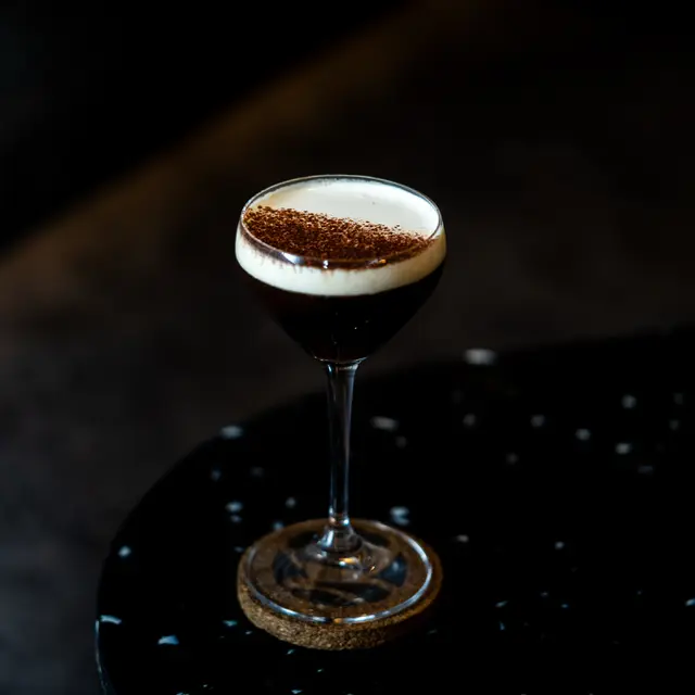 Sensasi Unik Ngopi dengan Konsep Omakase Racikan Juara Barista Dunia Mikael Jasin