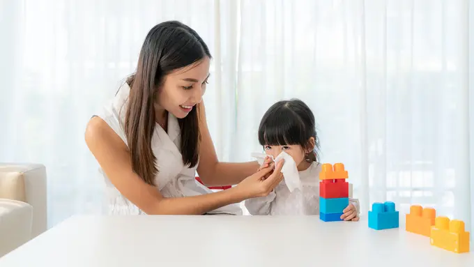 Virus Flu dan Batuk Meningkat, Moms Wajib Siapkan Termorex di Rumah