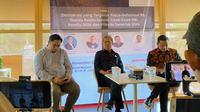 Tokoh pro-demokrasi dan hak asasi manusia (HAM) Todung Mulya Lubis mengungkapkan keprihatinannya terkait dugaan keterlibatan Presiden Ketujuh RI Joko Widodo (Jokowi) dalam tindakan cawe-cawe. (Liputan6.com/Hisyam Adyatma)