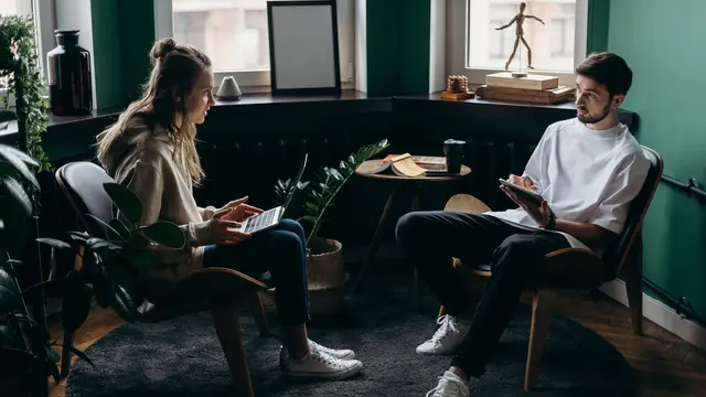 Jangan Menghakimi Tetapi Berusaha Memahami