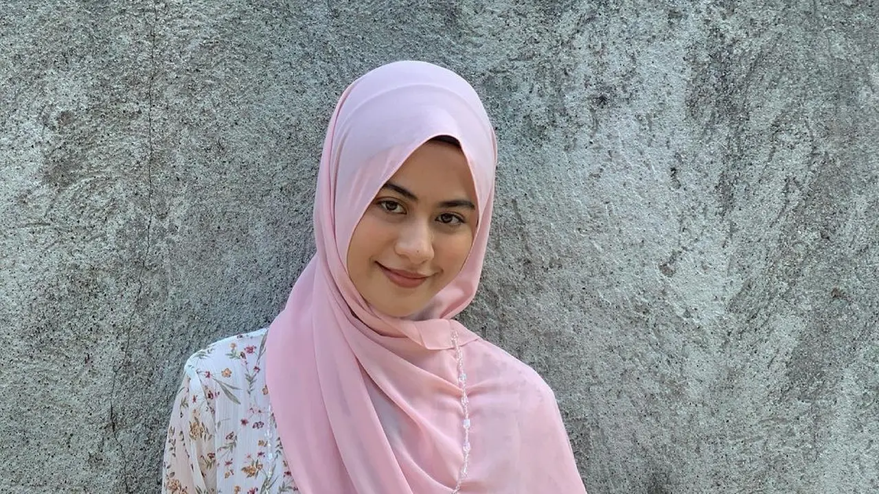 6 Gaya Betari Ayu Pakai Hijab Simpel Ini Curi Perhatian, Tetap Memesona