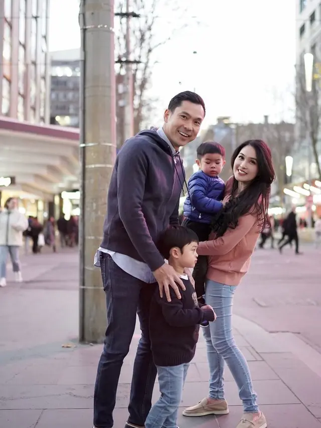 Bersama Mertua, Ini 6 Potret Sandra Dewi Liburan ke Australia