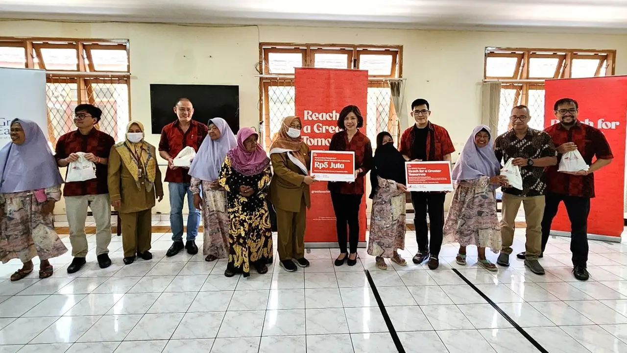 <p>Dengan membawa semangat Reach for a Greater Tomorrow, seluruh karyawan Great Eastern Life Indonesia melakukan rangkaian kegiatan The GREAT Comfund. (Dok Great Eastern)</p>