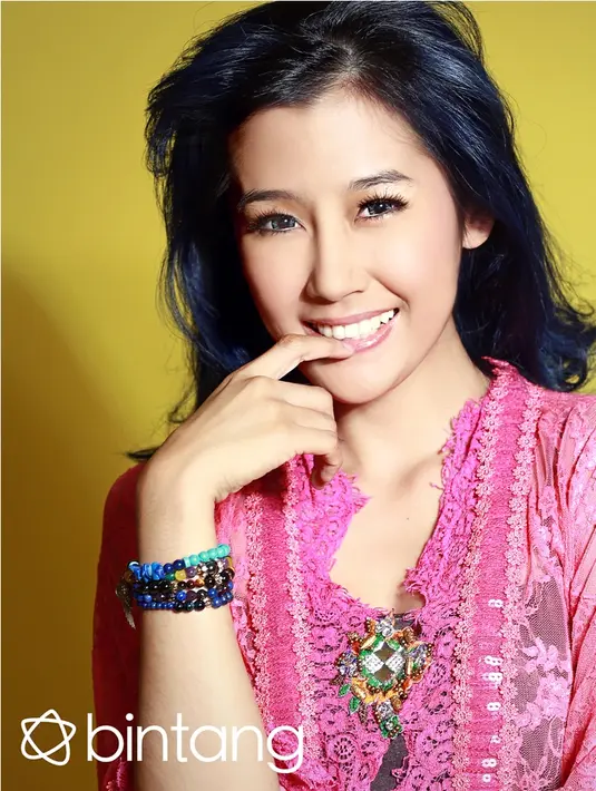 Saat berbincang secara eksklusif di kantor Bintang.com, Kawasan Menteng beberapa waktu lalu, ia menceritakan perjalanan kariernya didunia entertainment. (Galih W Satria, Digital Imaging: Muhammad Iqbal Nurfajri/Bintang.com)