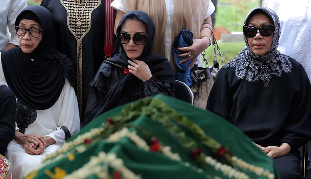 Sebagai anak, Kiki merasa sudah melakukan yang terbaik untuk ayahnya. Untuk itu, ketika takdir berkata lain, Kiki pun berusaha untuk menerimanya dengan penuh keikhlasan. (Deki Prayoga/Bintang.com)